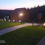 Na Mazurskim Wzgorzu Nad Jeziorem